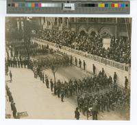 [Return of 28th Division parade in Philadelphia, welcome home, passing Independence Hall May 15, 1919] [graphic].