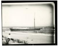 [Wrecked schooner A.M.S. Taunton] [graphic].