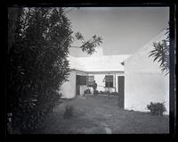 [Old Perot House, Heron Bay. Mrs. Dickinson & son. Bermuda] [graphic].