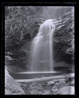 Fall in Plaaterkill [sic] Clove, tree hanging over cliff, [Catskills] [graphic].