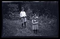 [Marriott Canby Morris Jr. and Janet Morris outdoors], Pocono Lake, [PA] [graphic].