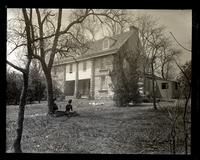 John Bartram's house from E. corner. The two Minnies [Minnie Tyson Shoemaker and Minnie Kimber] in foreground. [Philadelphia] [graphic].