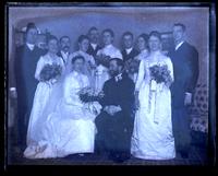 [Group of Frank Huston's & Alice Calley's wedding company at 3926 Chestnut St.] [graphic].