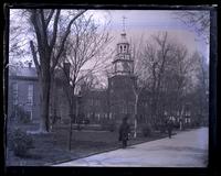 State House from 6[th] & Walnut [streets]. [Philadelphia] [graphic].