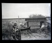 [Launching the canoes, Maurice River, New Jersey] [graphic].