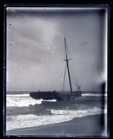 [Wrecked schooner A.M.S. Taunton, Sea Girt, NJ] [graphic].