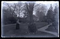 [Elizabeth Canby Morris] in garden behind residence, [Deshler-Morris House, 5442 Germantown Avenue] [graphic].