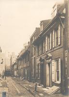 [Row houses, Cherry Street between 2nd and 3rd Streets, Philadelphia] [graphic].