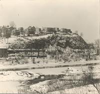 [Schuylkill River and houses atop hill in Manyaunk, Philadelphia] [graphic].