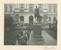 [Distinguished visitors and officials leaving the Capitol, Capitol dedication, October 4, 1906.] [graphic].