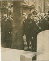 Marshall Joffre, Viviani, Mayor Smith, Samual Vauclain at Franklin's grave