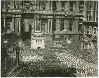 Sec Mcado [sic] dedicates the Statue of Liberty in Broad St. to aid in Liberty Loan Drive