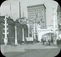 [Peace Jubilee, Triumphal Arch and Court of Honor, looking northwest from Walnut Street.]
