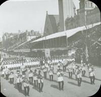[Peace Jubilee parade, marching band in front of Keneseth Israel Temple, 1717 North Broad Street, Philadelphia.]